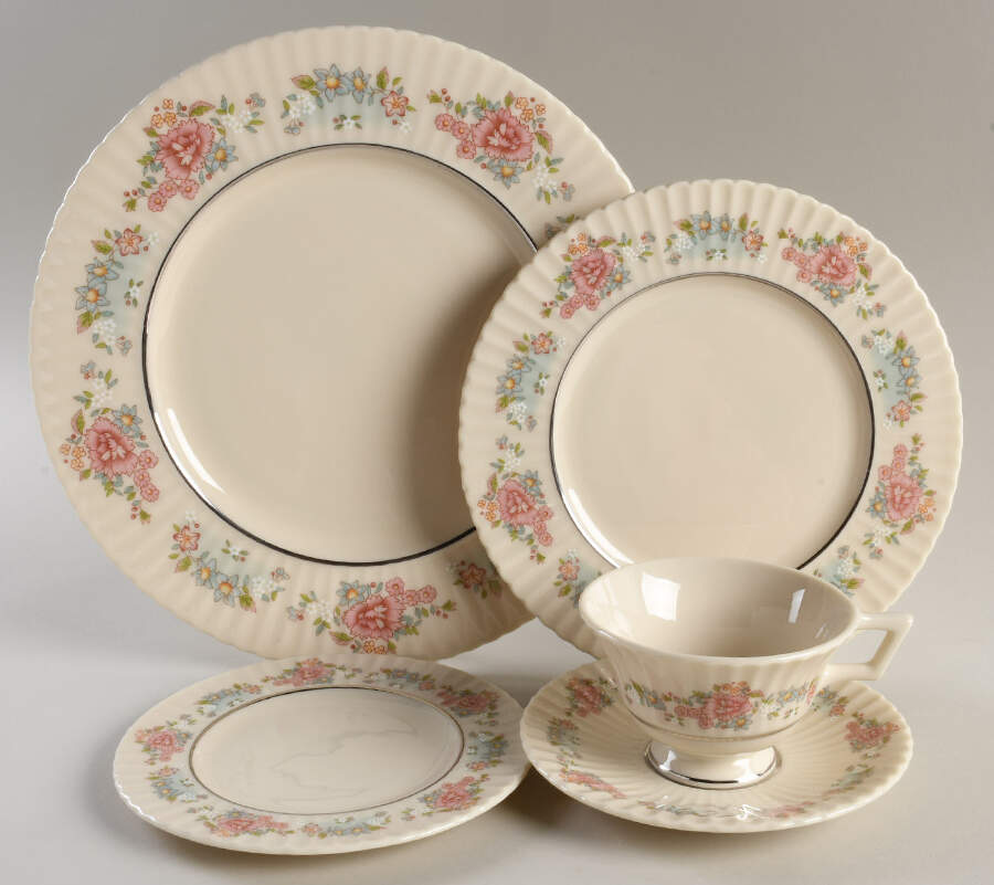 Sachet 40 Piece Estate Set by Lenox-1