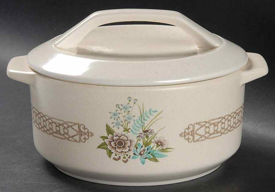 Sandpiper 1.25 Qt Round Covered Casserole by Lenox-1