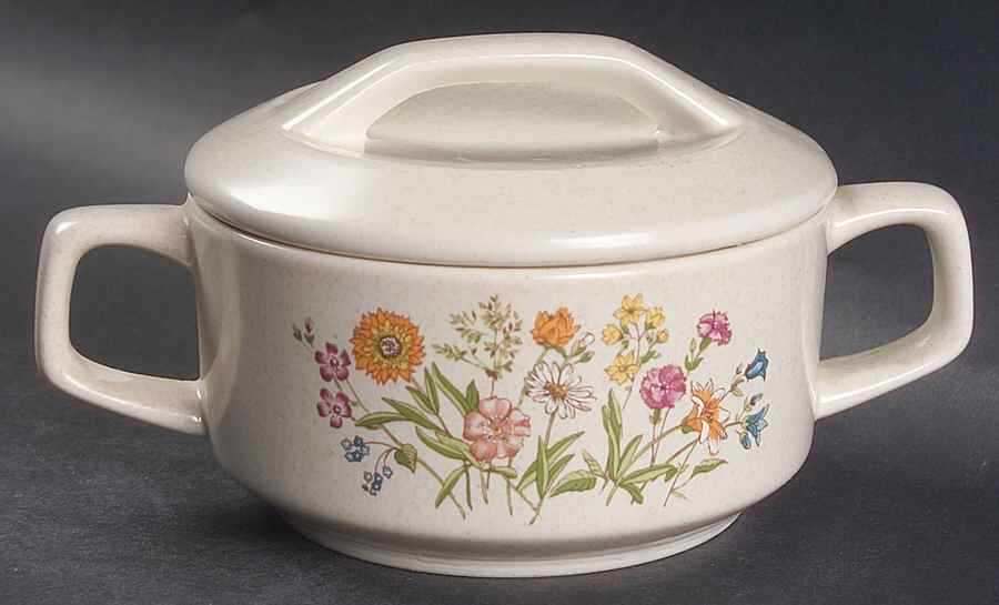 Saybrooke Sugar Bowl & Lid by Lenox-1