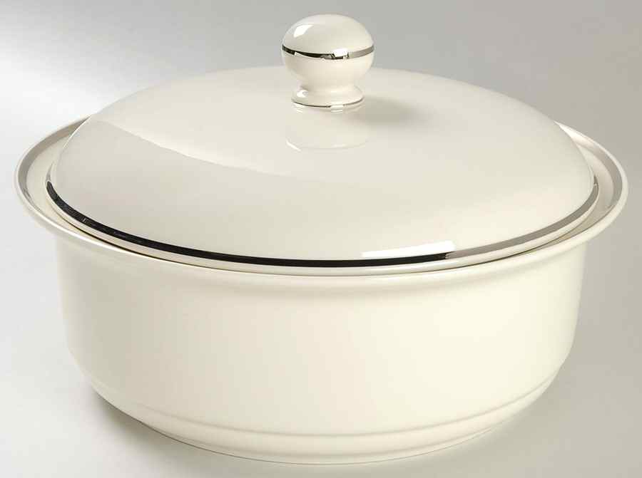 Solitaire 2 Qt Round Covered Casserole by Lenox-1