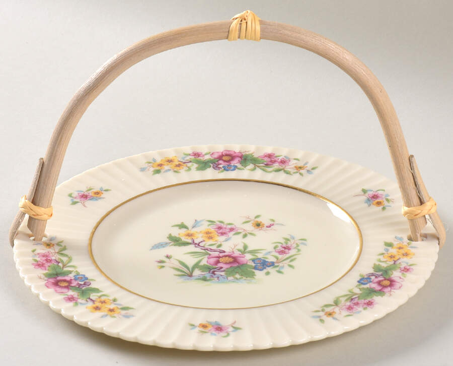 Sonnet 5 3/8"-5 5/8" Bamboo Handled Serving Plate  HC by Lenox-1