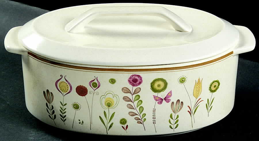 Sprite 2.5 Quart Oval Covered Casserole by Lenox-1