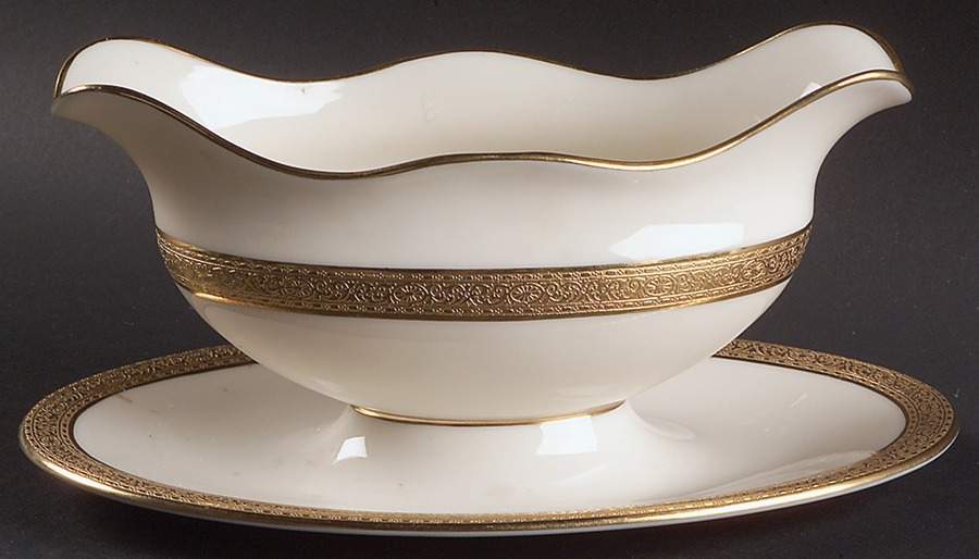 Stanford Gravy Boat with Attached Underplate by Lenox-1