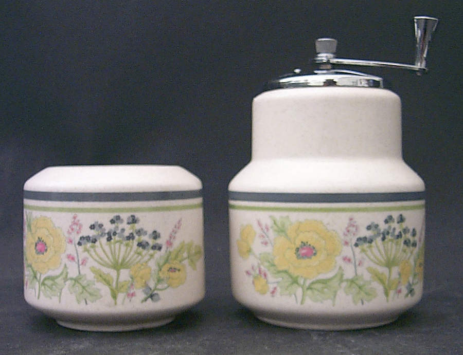 Summer Spice Salt Shaker & Pepper Mill Set by Lenox-1
