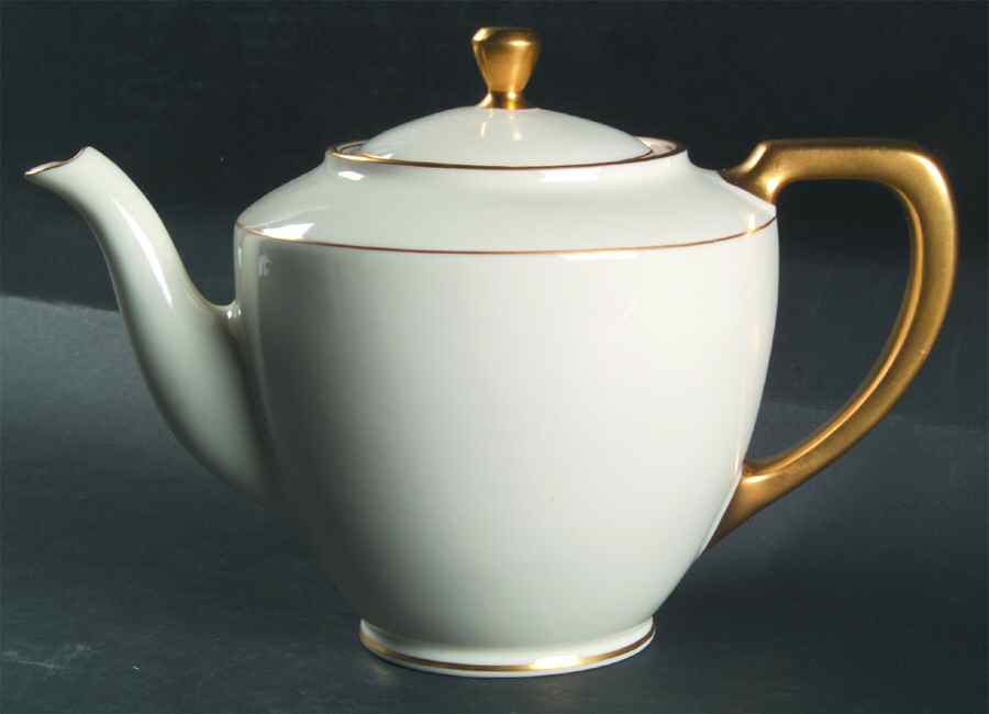 T17 Shape 1961 Teapot & Lid by Lenox-1