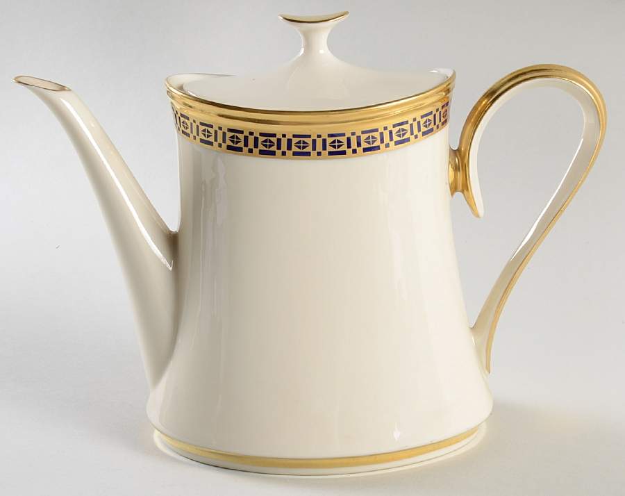 Tudor Tea/Coffee Pot & Lid by Lenox-1