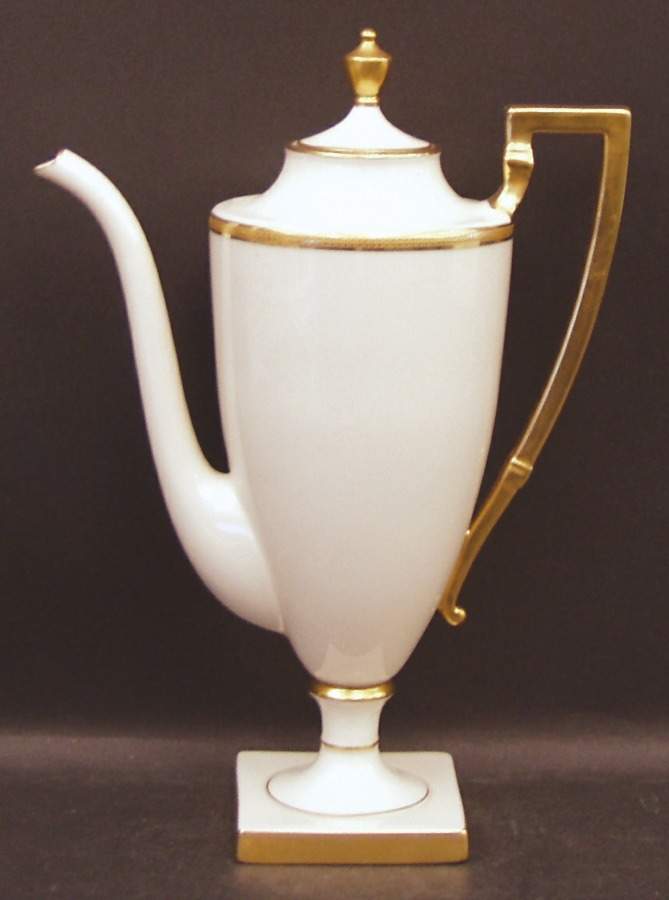 Tuxedo (Green Backstamp) Coffee Pot & Lid by Lenox-1