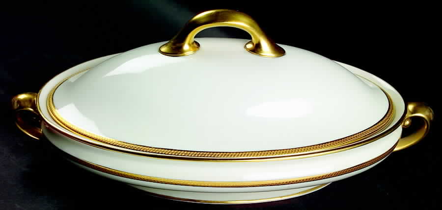 V36 Oval Covered Vegetable by Lenox-1