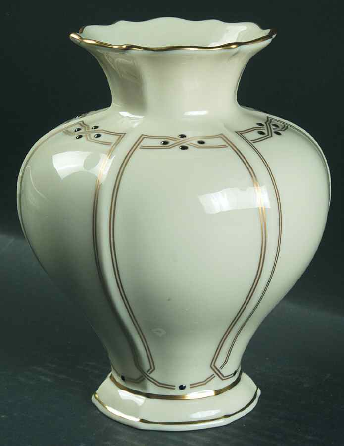 Vanguard Collection (Giftware) 7" Vase by Lenox-1
