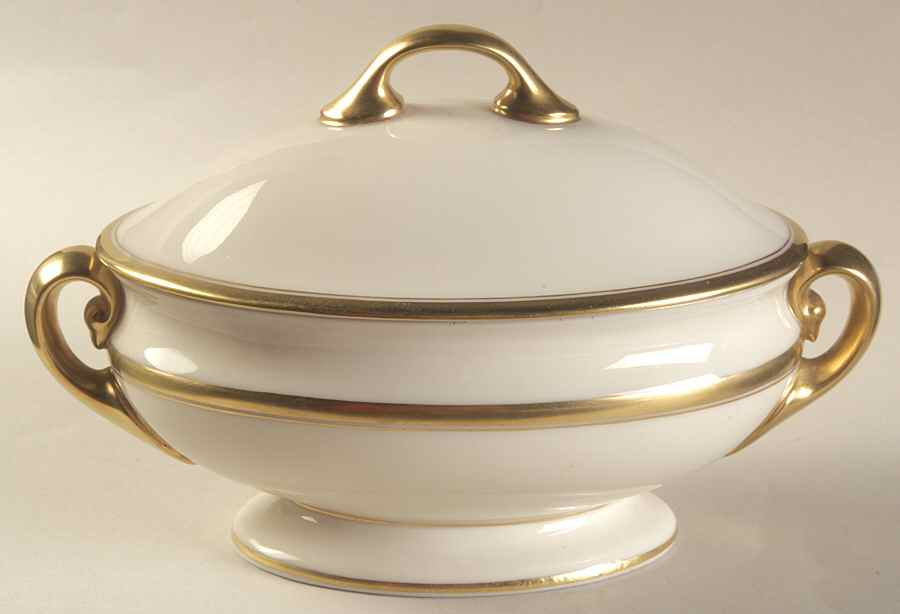 The Vondel Sauce Boat & Lid by Lenox-1