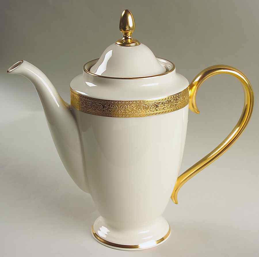 Westchester 1999 Shape Coffee Pot & Lid by Lenox-1
