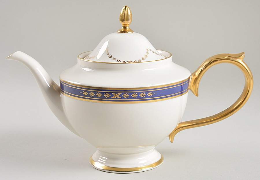 Winslow Castle Teapot & Lid by Lenox-1