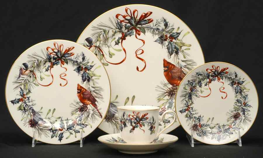 Winter Greetings 40 Piece Estate Set by Lenox-1