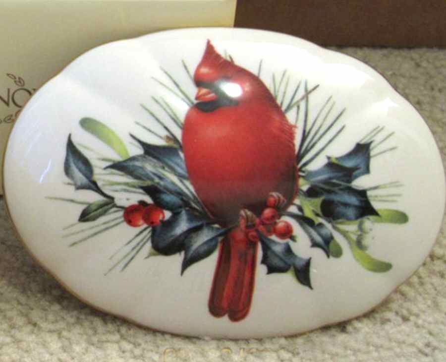 Winter Greetings Pierced Oval Box Lid Only by Lenox-1