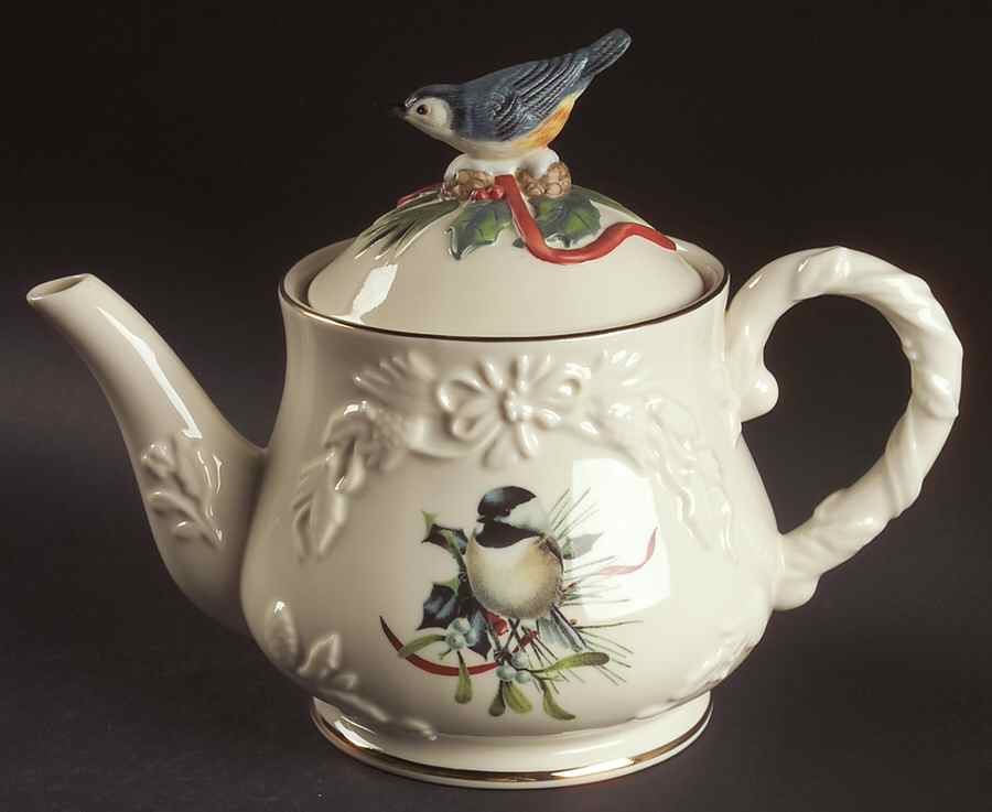 Winter Greetings Teapot & Lid by Lenox-1