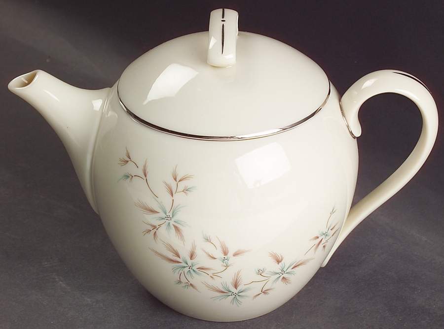 Wyndcrest Teapot & Lid by Lenox-1