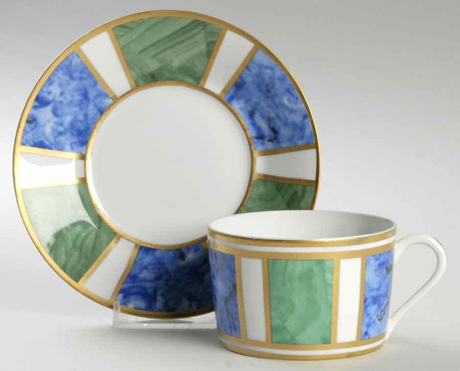 Labbia Flat Cup & Saucer Set by Laure Japy-1