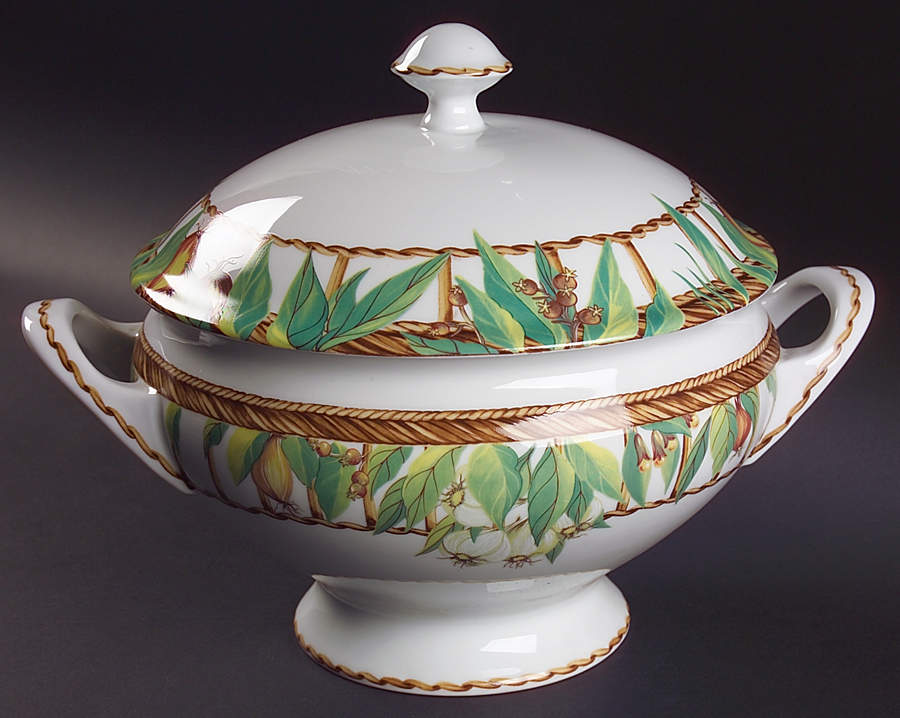 Marche Aux Herbes Tureen &  Lid by Laure Japy-1