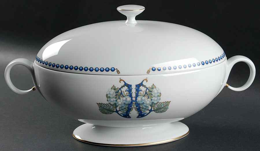Mures (Blackberry) Tureen &  Lid by Lalique-1