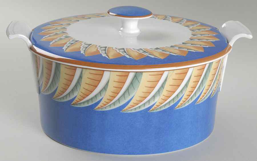 Soleil Tureen &  Lid by Lalique-1