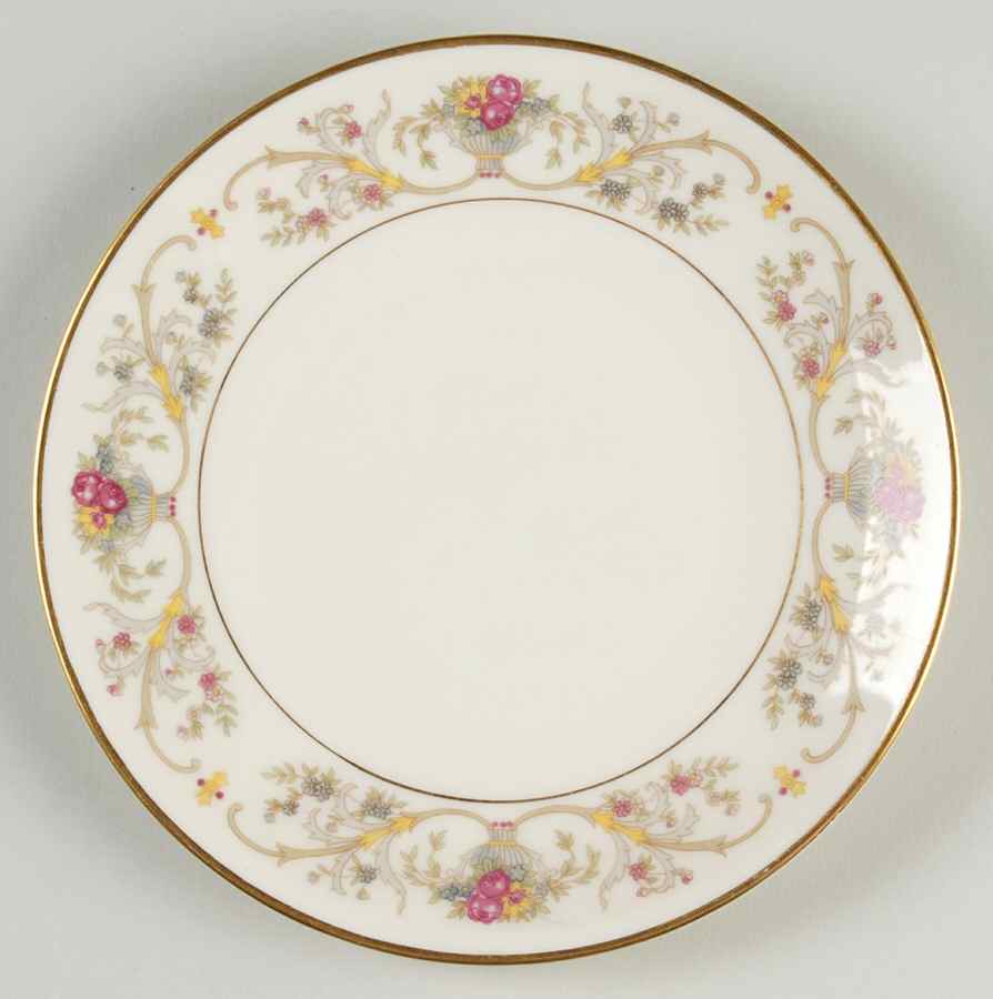 Dorothea Dessert/Pie Plate by Lamberton-1