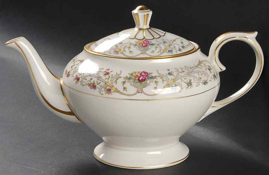 Dorothea Teapot & Lid by Lamberton-1