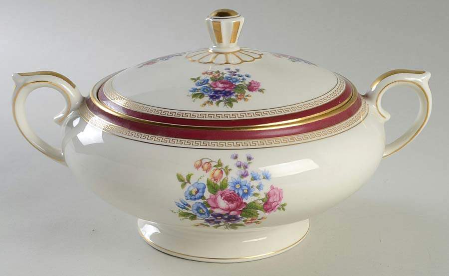 Hiawatha Round Covered Vegetable by Lamberton-1