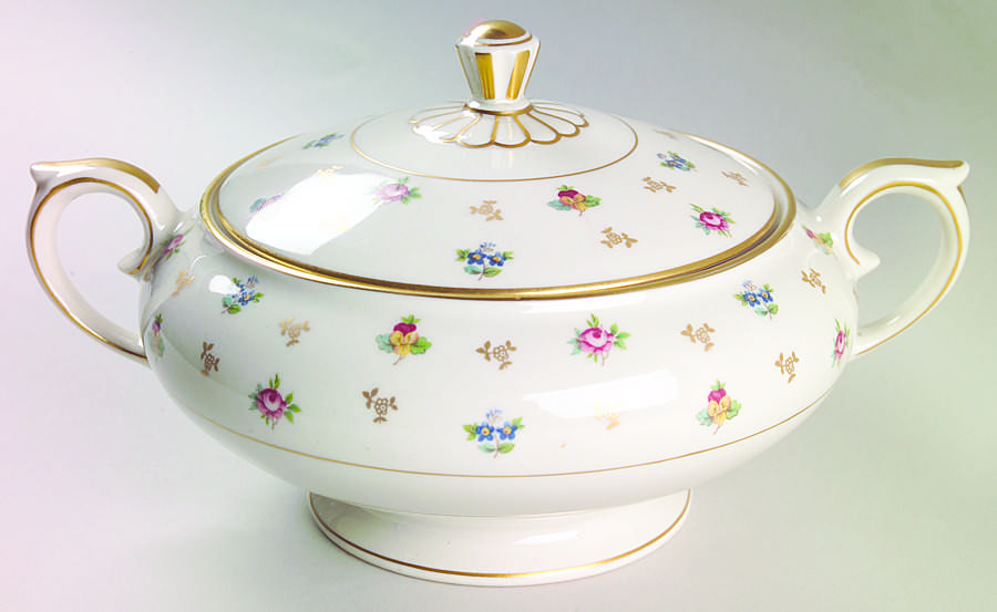 Molly Pitcher Round Covered Vegetable by Lamberton-1
