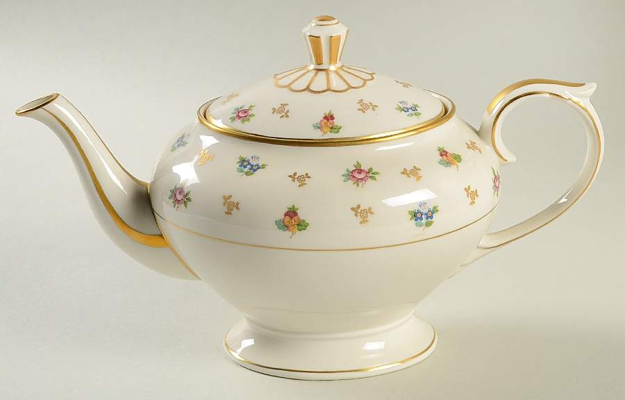Molly Pitcher Teapot & Lid by Lamberton-1