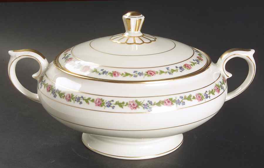William Penn Round Covered Vegetable by Lamberton-1
