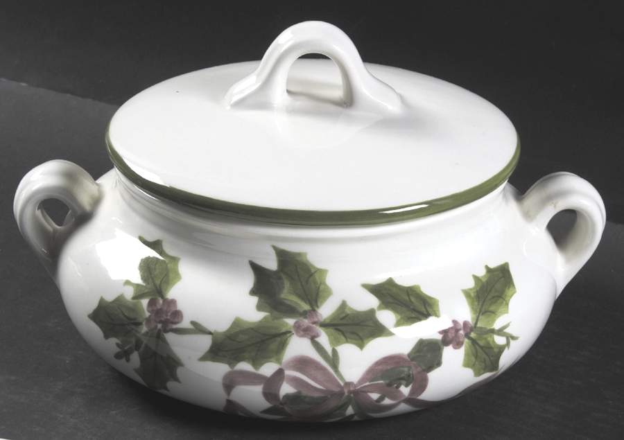Holly (Green Trim) 2 Qt Round Covered Casserole by Los Angeles-1