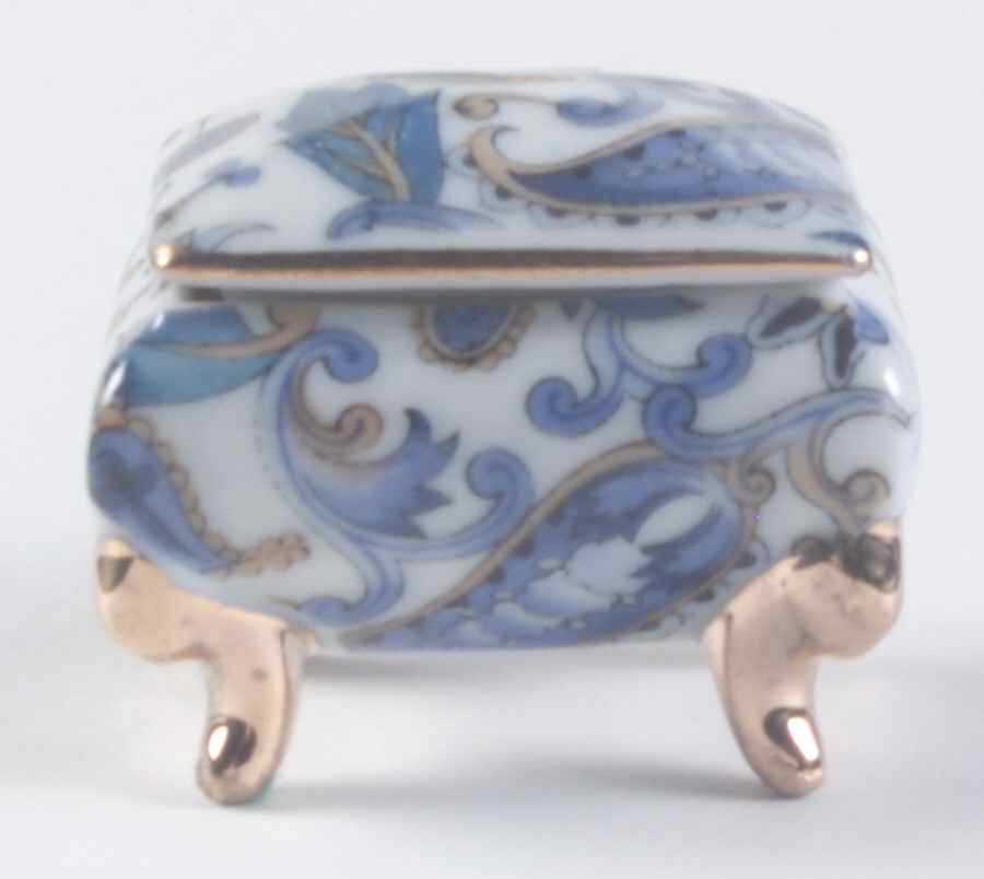Blue Paisley 1" Rectangular Pill Box with Lid by Lefton-1