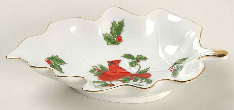 Cardinal 5" Leaf Dish by Lefton-1