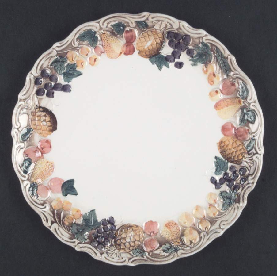 Della Robia Dinner Plate by Lefton-1