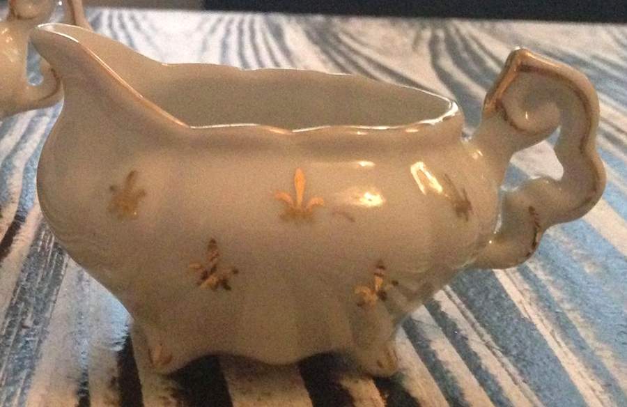Fleur De Lis (Scalloped) Mini Creamer by Lefton-1