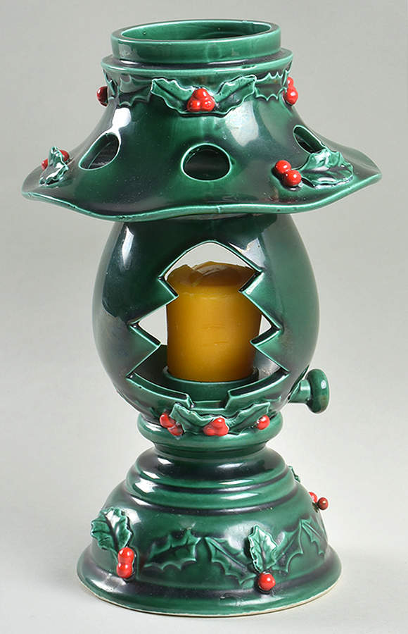 Green Holly Music Box by Lefton-1