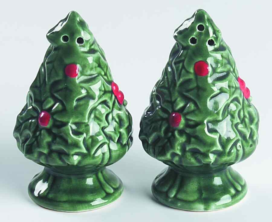 Green Holly Salt & Pepper Set by Lefton-1