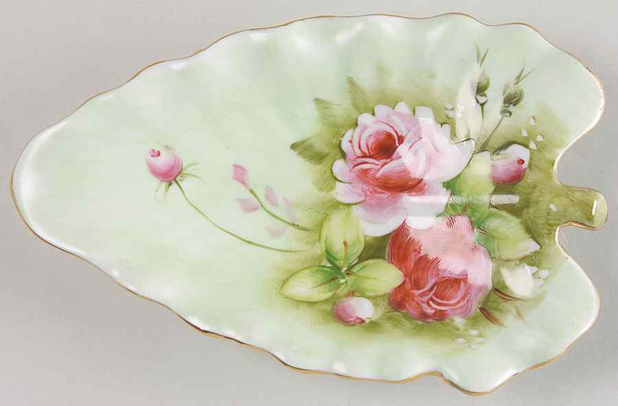 Heritage Green 7" Leaf Dish by Lefton-1