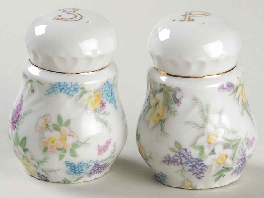 Lilac Chintz Salt & Pepper Set by Lefton-1