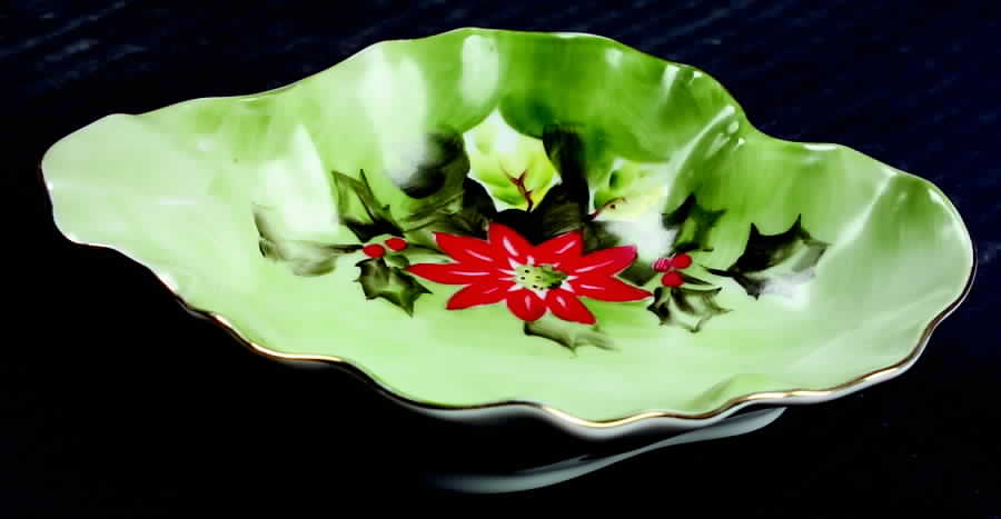 Poinsettia Nappy by Lefton-1