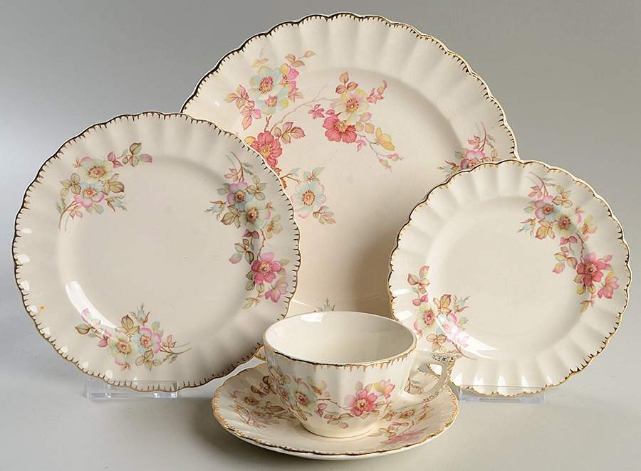 Bramble (Filigree 3KGFE) 5 Piece Place Setting by Limoges-American-1