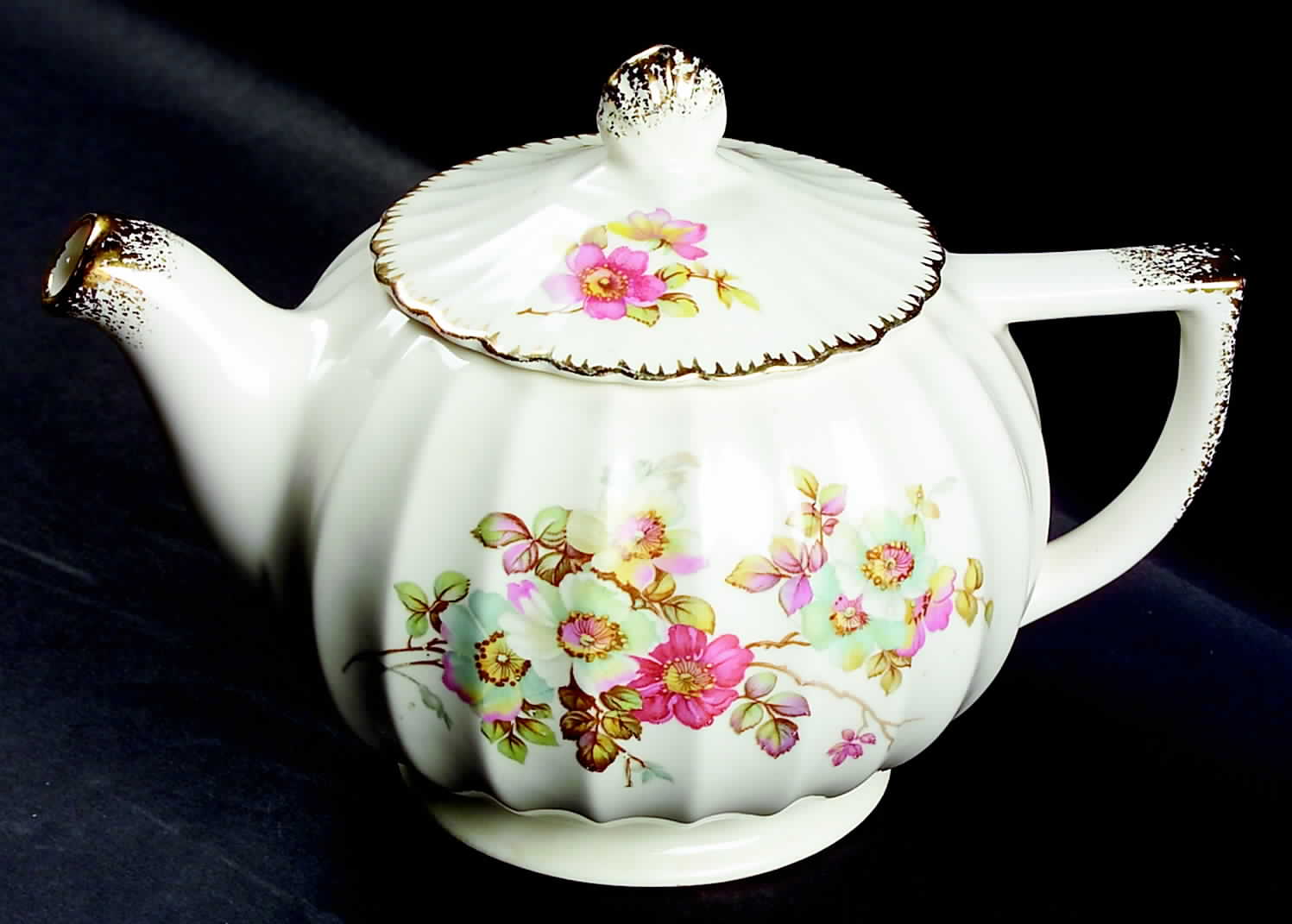 Bramble (Filigree 3KGFE) Teapot & Lid by Limoges-American-1