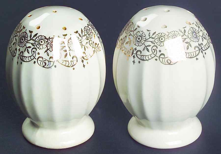 Le Fleur Rouge Salt & Pepper Set by Limoges-American-1