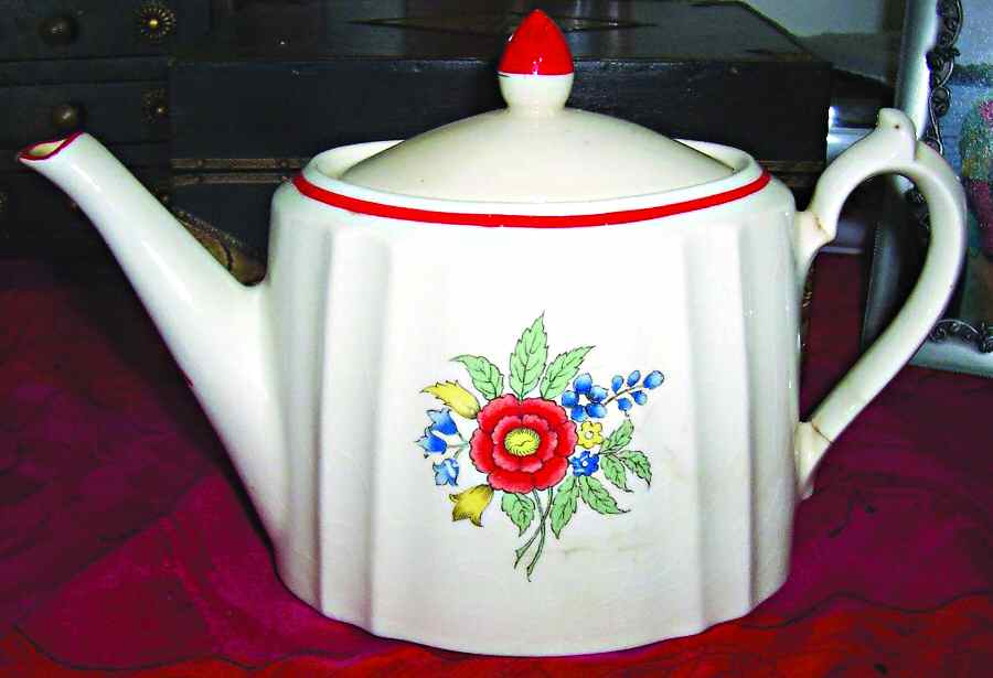 Mayfair (Smooth Red Trim) Teapot & Lid by Limoges-American-1