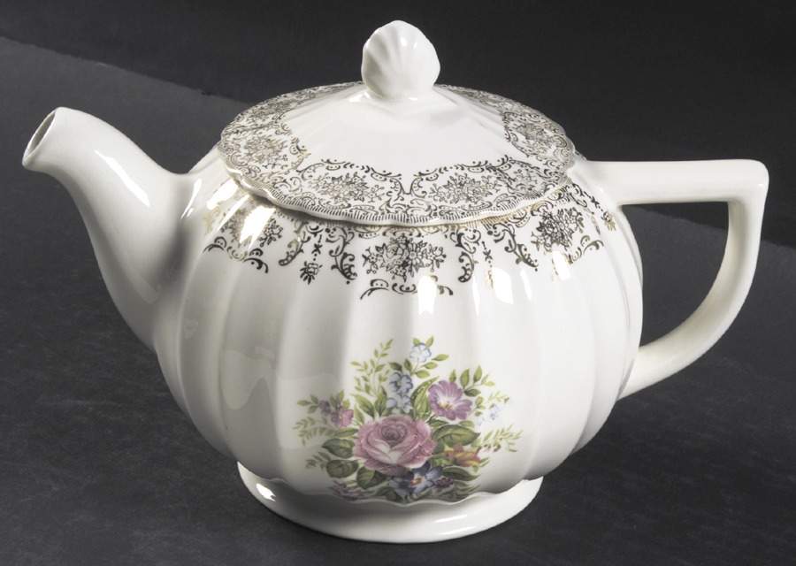 Rosalie (Scalloped) Teapot & Lid by Limoges-American-1