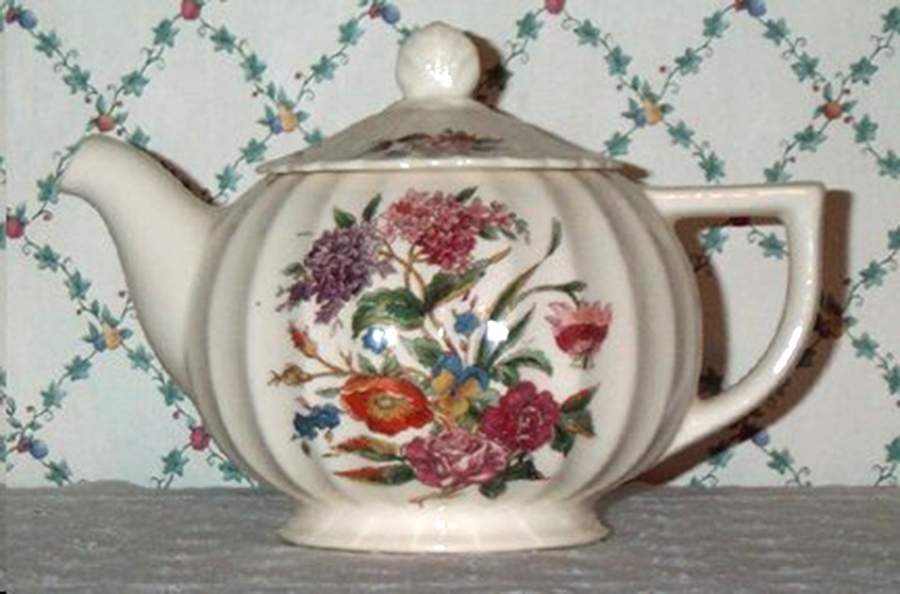 Wales Teapot & Lid by Limoges-American-1