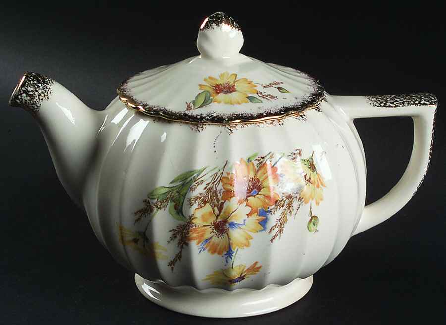 Yellow Daisy (Gold Trim) Teapot & Lid by Limoges-American-1