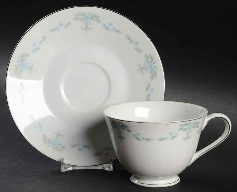 Garlandia Footed Cup & Saucer Set by Linden-1