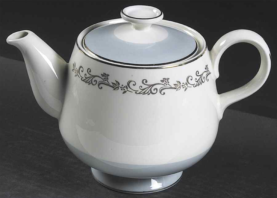 Gold Crown Teapot & Lid by Lifetime-1