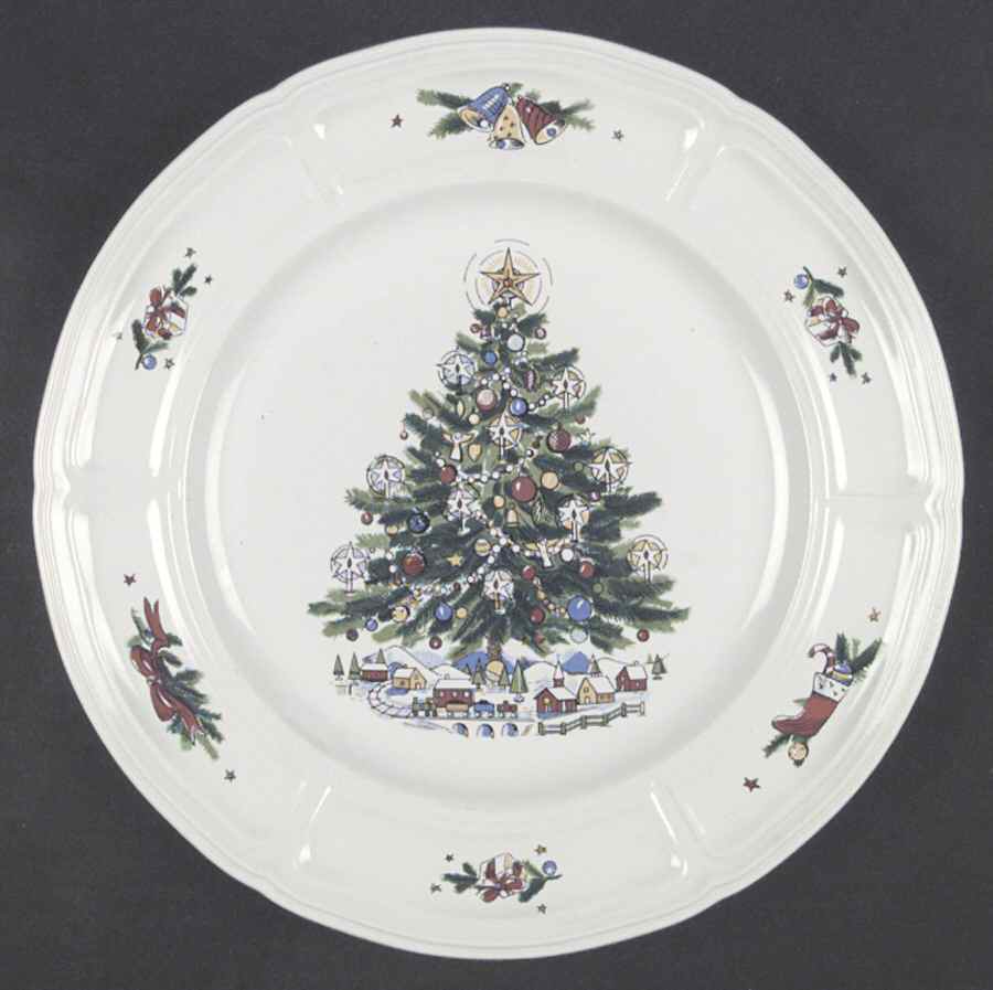 Christmas Dinner Plate by Liberty Hall-1